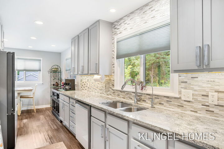 Property Photo: 17982 N Fruitport Road MI 49456