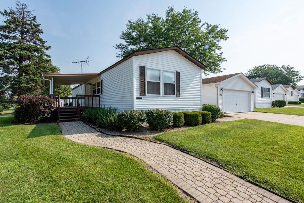 Property Photo:  3188 Patricia Lane  IL 60085 