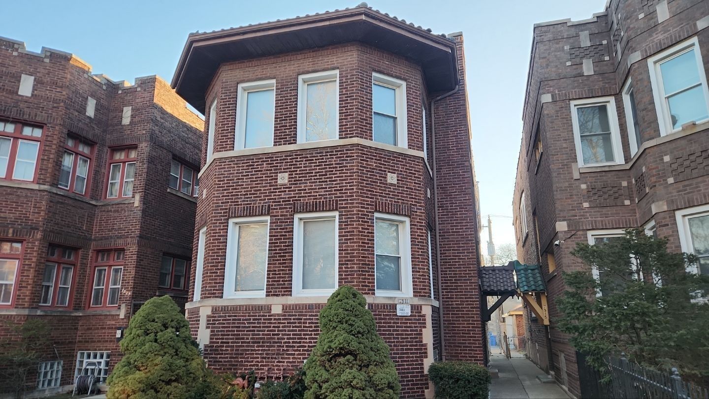 Property Photo:  7811 S Euclid Avenue 1  IL 60649 