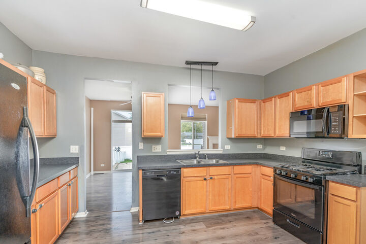 Property Photo: 1525 Peachtree Lane 2 IL 60441