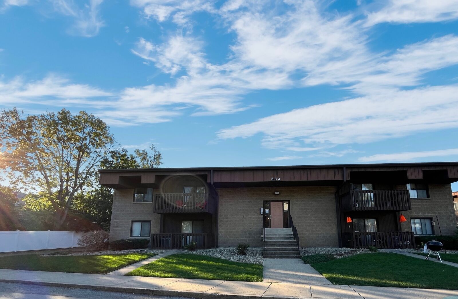 Property Photo:  884 N Prairie Avenue 2D  IL 60435 