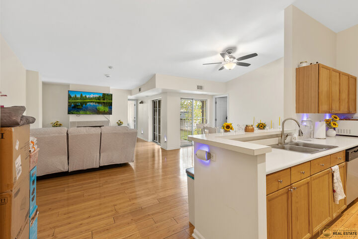 Property Photo:  784 N Gary Avenue 212  IL 60188 