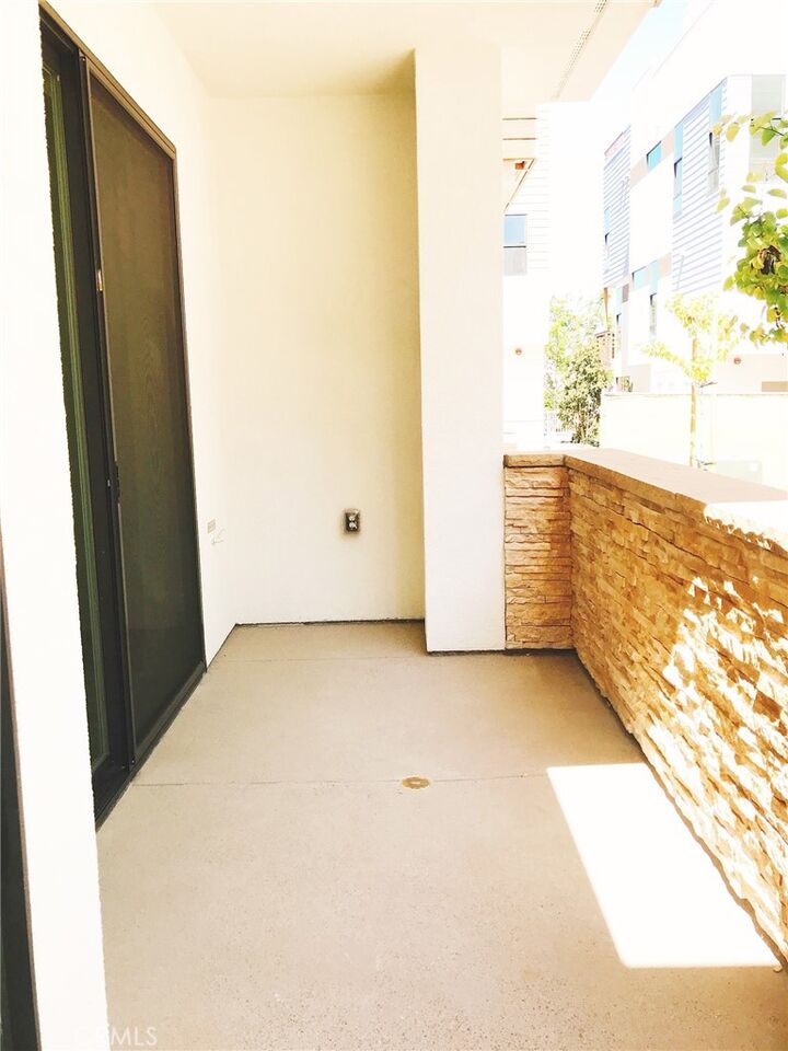 Property Photo: 689 Doheny St CA 92627