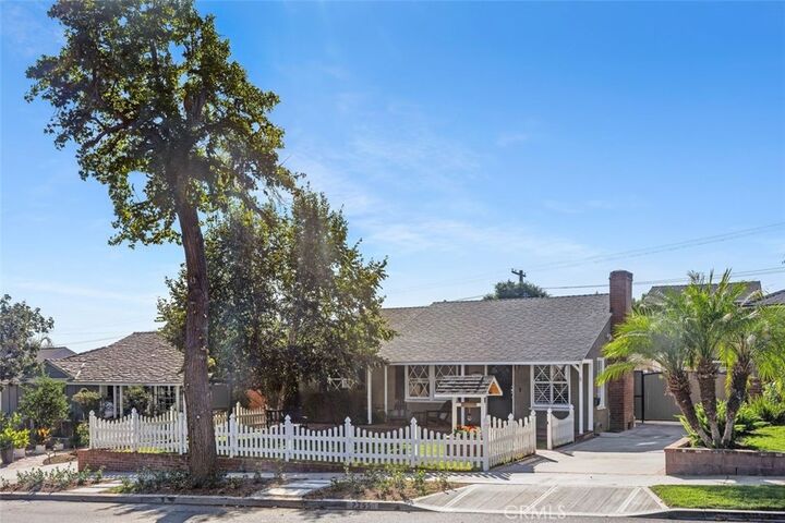 Property Photo: 2755 N Lincoln Street CA 91504