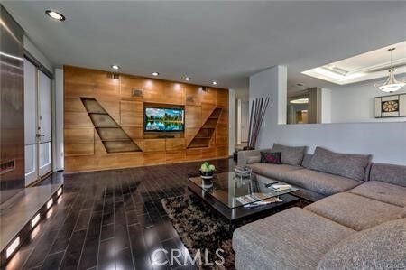 Property Photo: 12841 Bloomfield 103 CA 91604