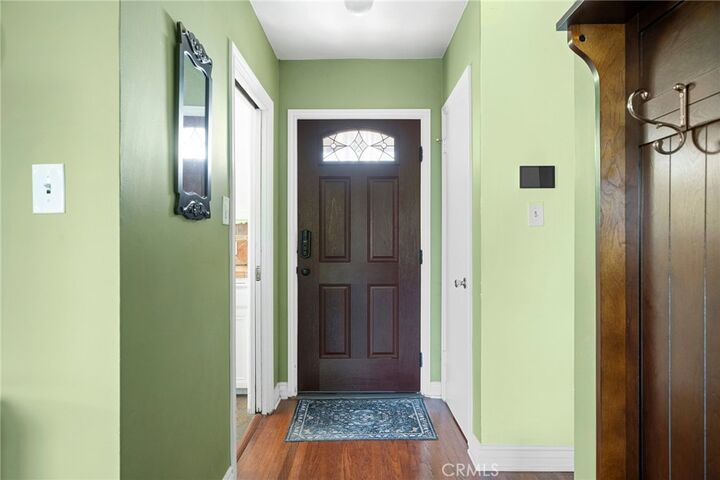 Property Photo:  6818 Varna Avenue  CA 91405 