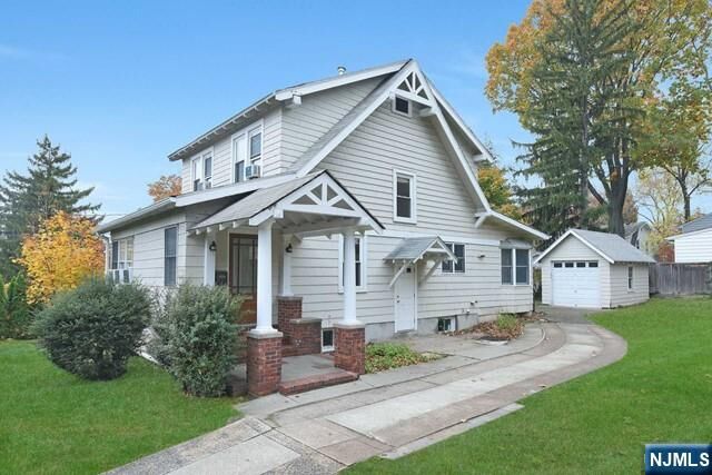 195 Hillside Avenue  Leonia NJ 07605 photo