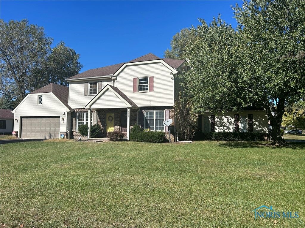 Property Photo: 6748 Woodlake Drive 6748 OH 43617