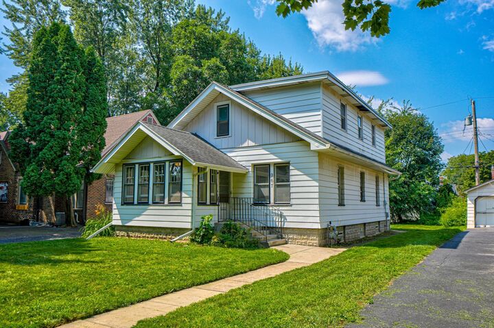 Property Photo:  967 Cherokee Avenue  MN 55118 