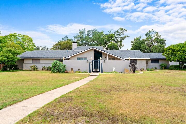 Property Photo:  1115 S Greenstone Lane  TX 75137 