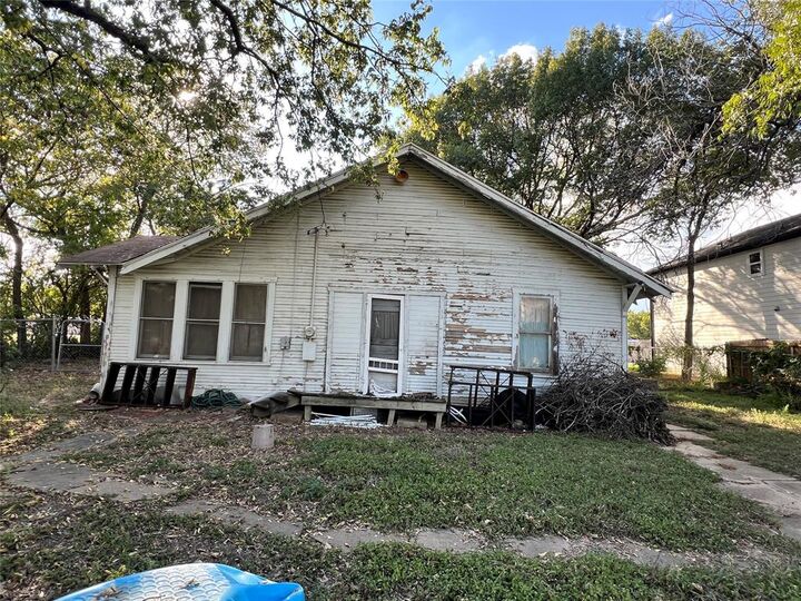Photo de la propriété: 1421 South Freeway TX 76104