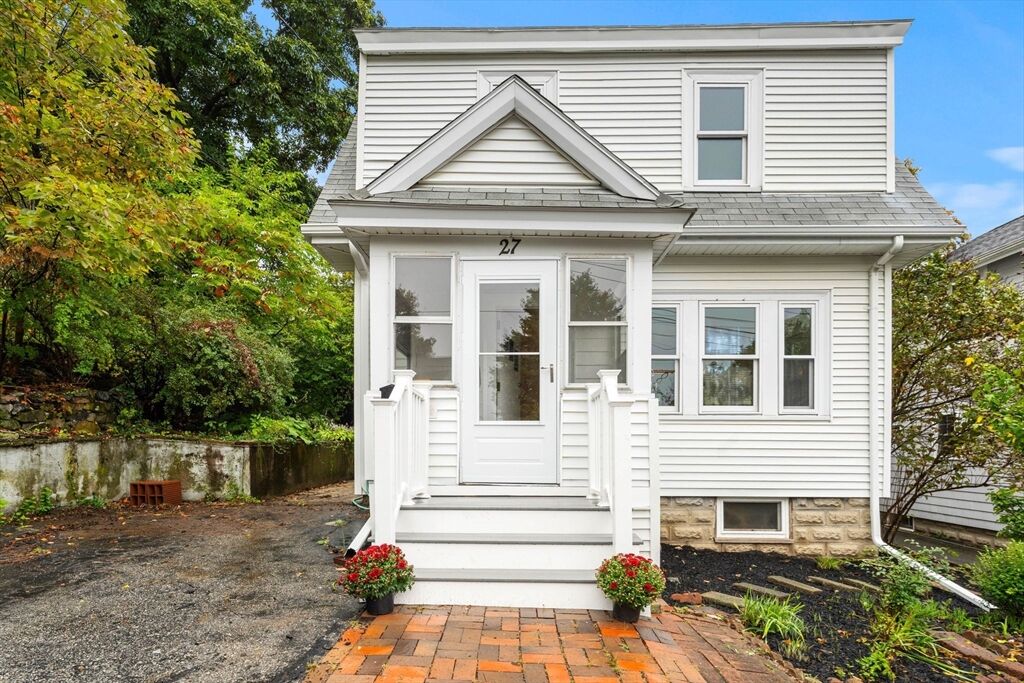 Property Photo:  27 Governor Rd  MA 02474 