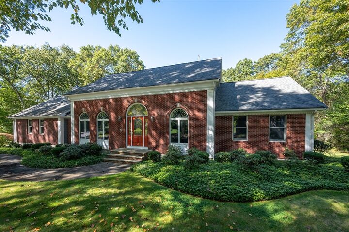 17 Robincrest Ct  Seekonk MA 02771 photo