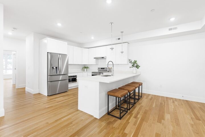 Property Photo:  272 Lincoln Street 102  MA 01752