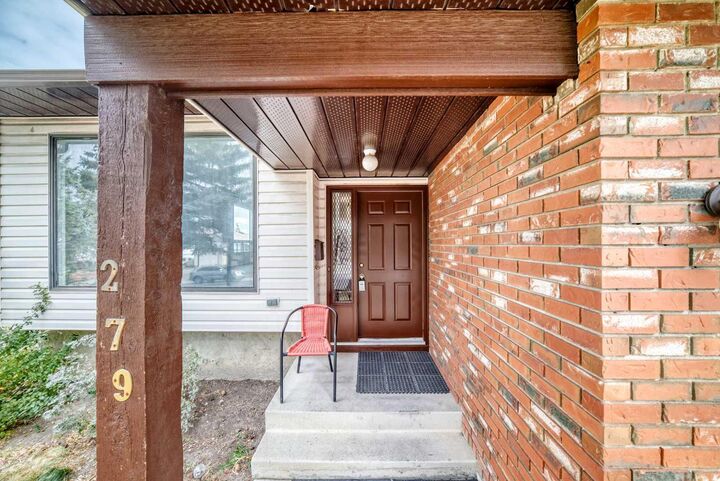 Property Photo:  279 Beddington Circle NE  AB T3K 1N9 