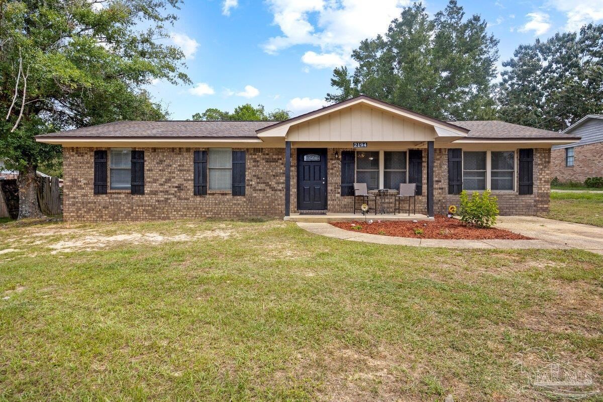 Property Photo: 2194 Pompano Rd FL 32533