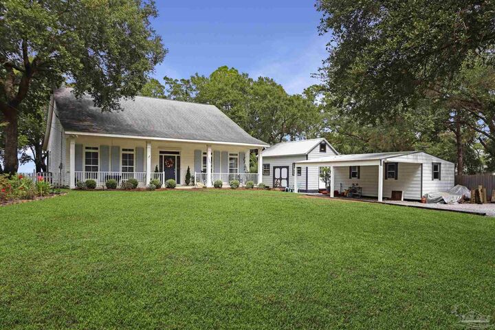 Property Photo: 5884 East Bay Blvd FL 32563