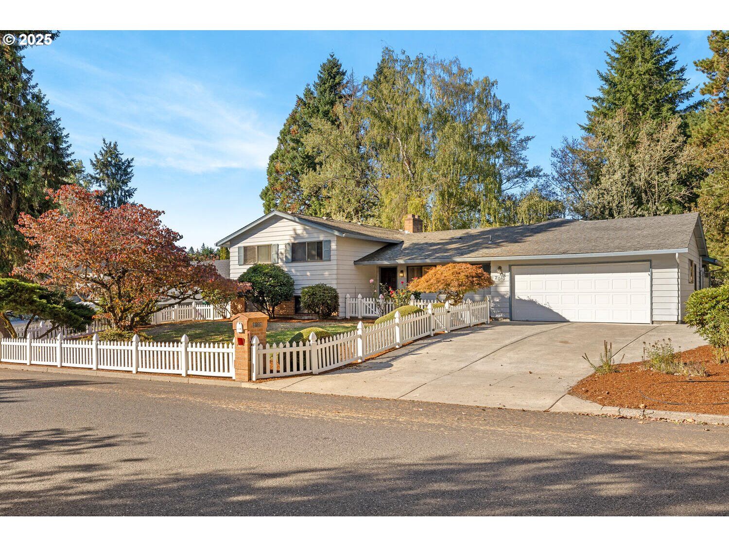 Property Photo:  2010 NE 126th Ave  WA 98684 