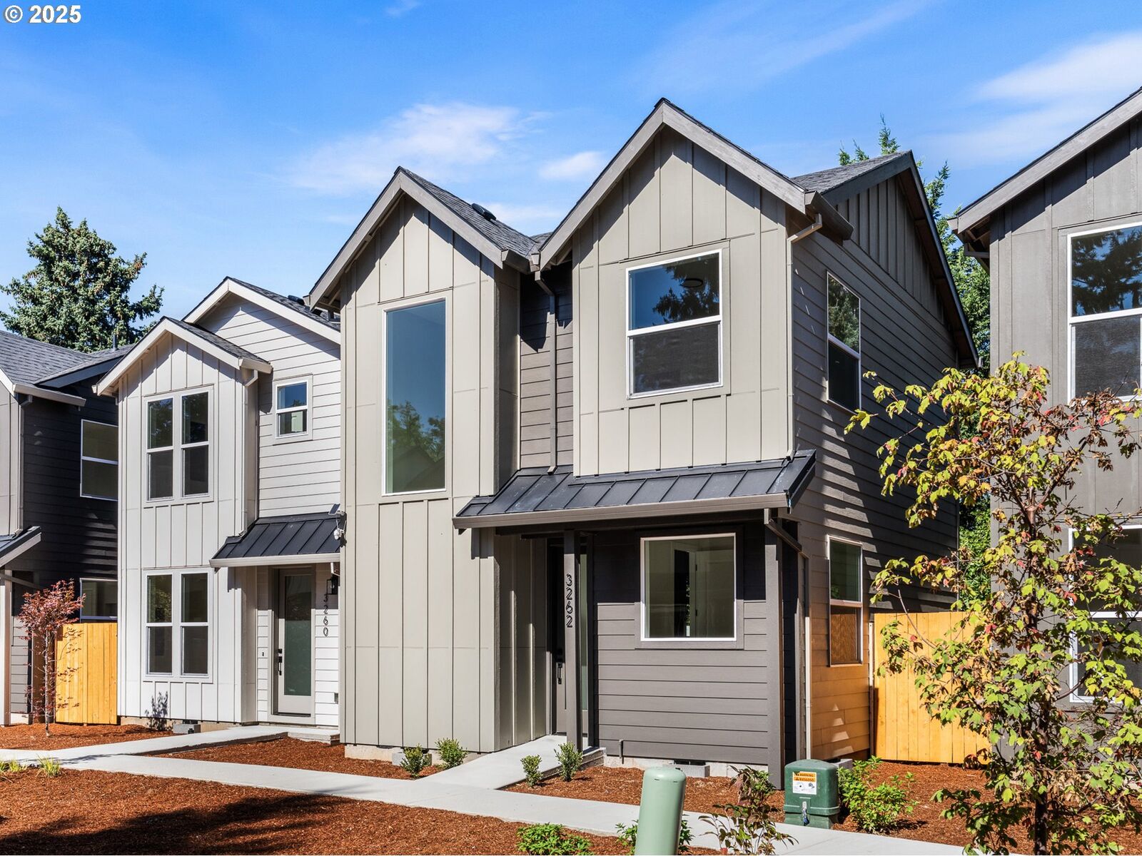 Property Photo: 3262 SE 115th Ave OR 97266