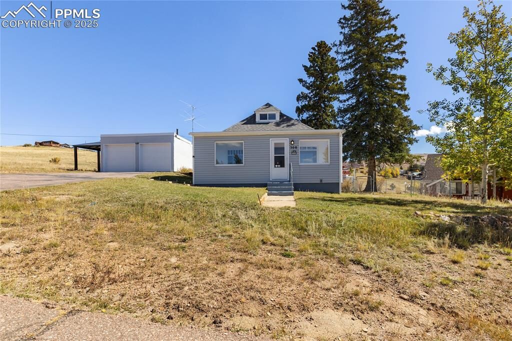 Property Photo:  308 Florissant Street  CO 80813 