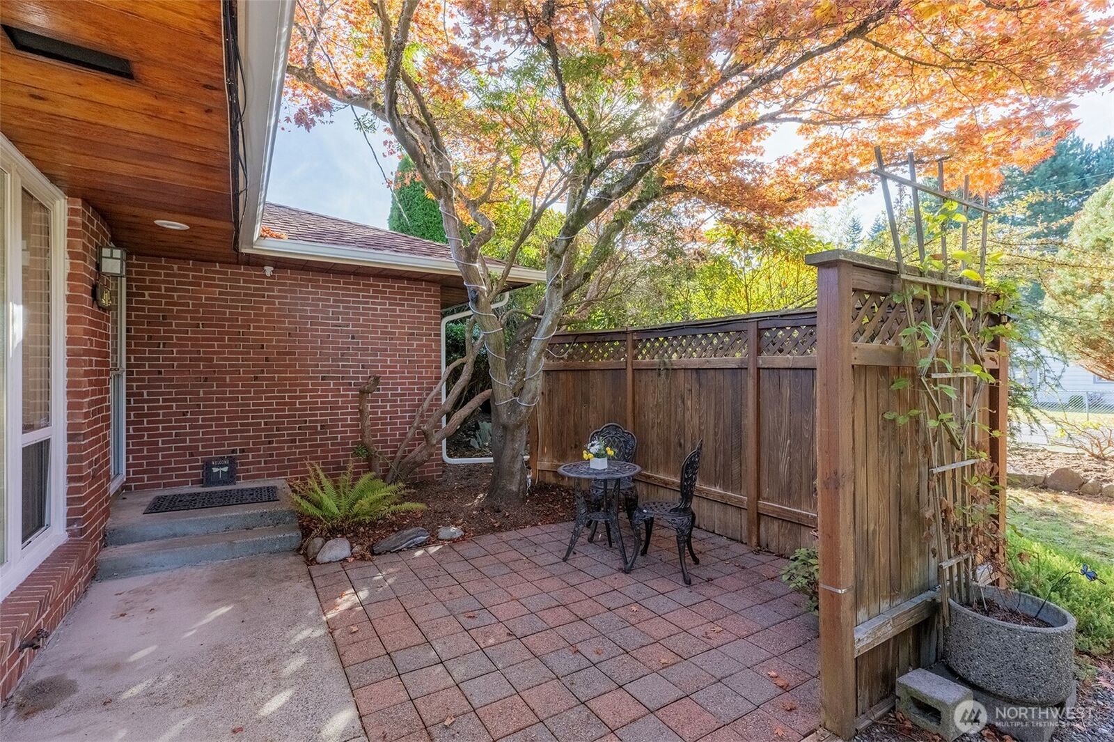 Property Photo:  415  Rose Way  WA 98203 