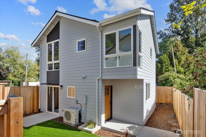 5984  26th Avenue SW C  Seattle WA 98106 photo