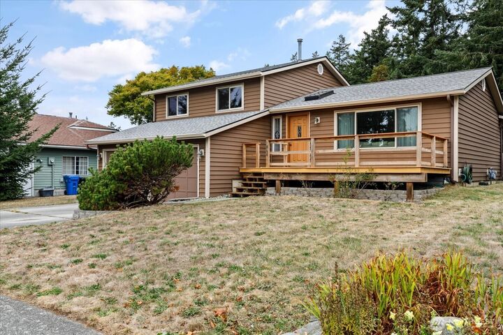 Property Photo:  1864 NE 11th Avenue  WA 98277 