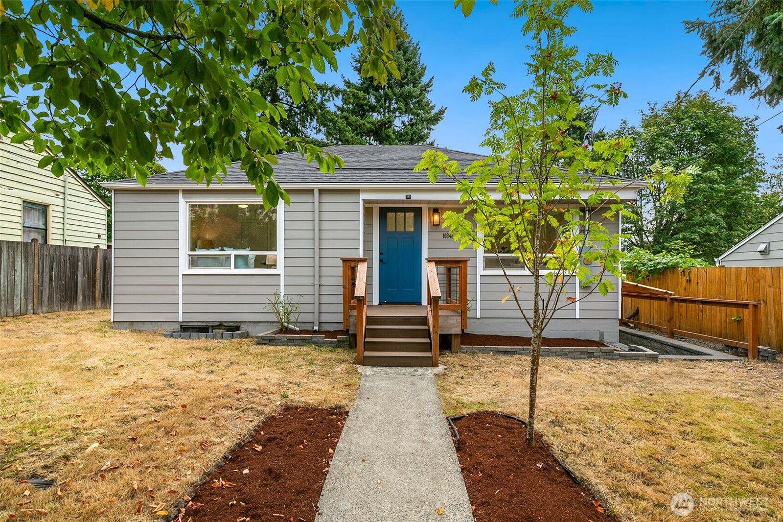 Property Photo:  10346  Ashworth Avenue N  WA 98133