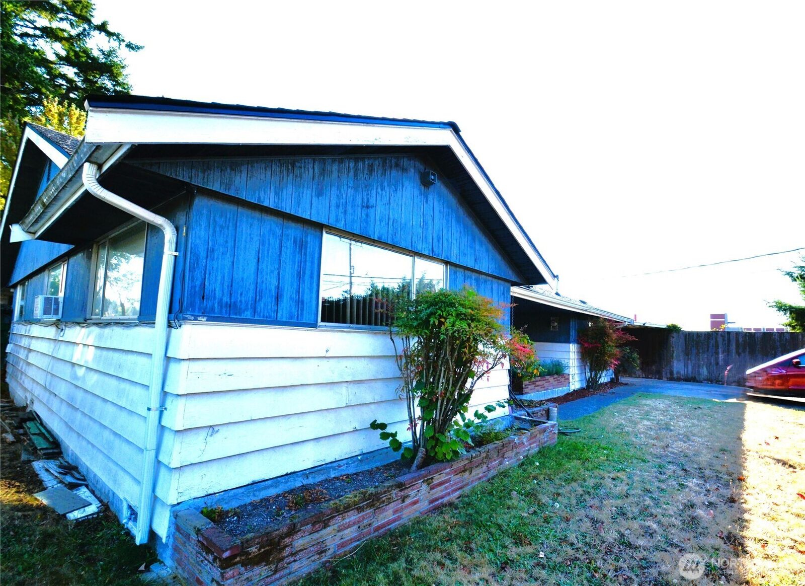 Property Photo: 14654 3rd Avenue SW WA 98166