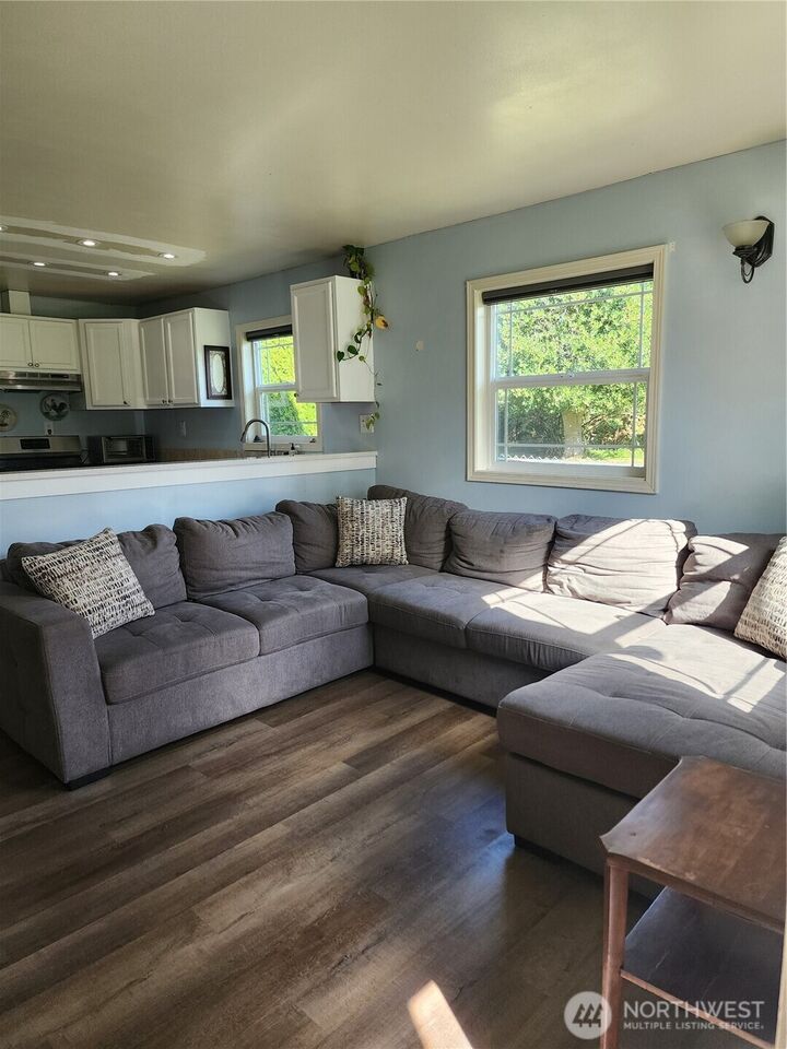 Property Photo: 821 W Garfield Street WA 98273