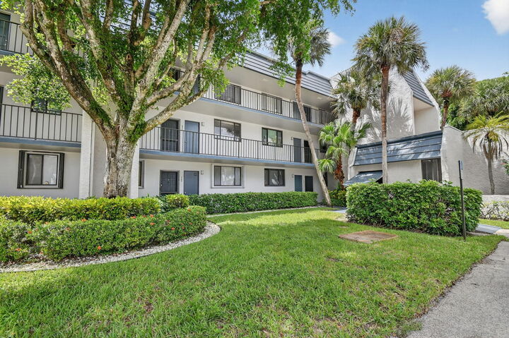 Property Photo: 4381 Trevi Court 303 FL 33467