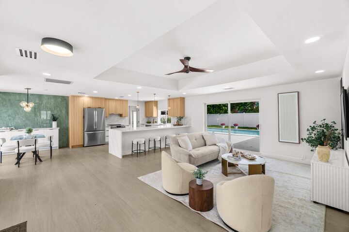Property Photo:  723 SW 25th Avenue  FL 33435 