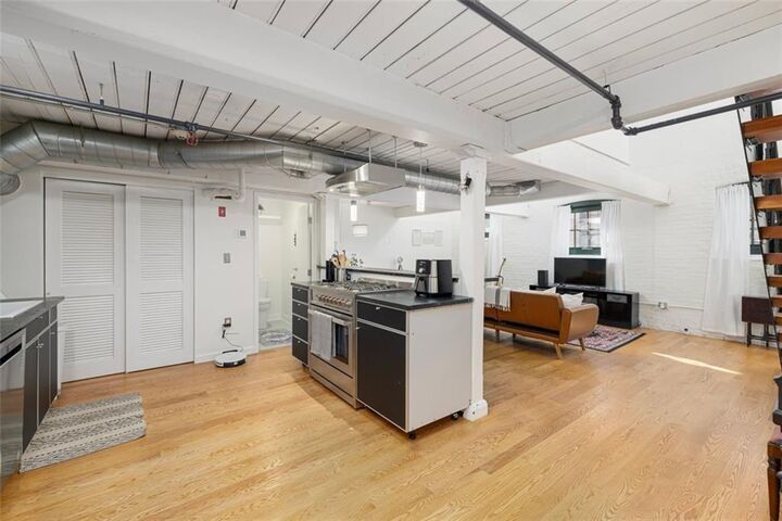 Property Photo:  10 Exchange Court 506  RI 02860 