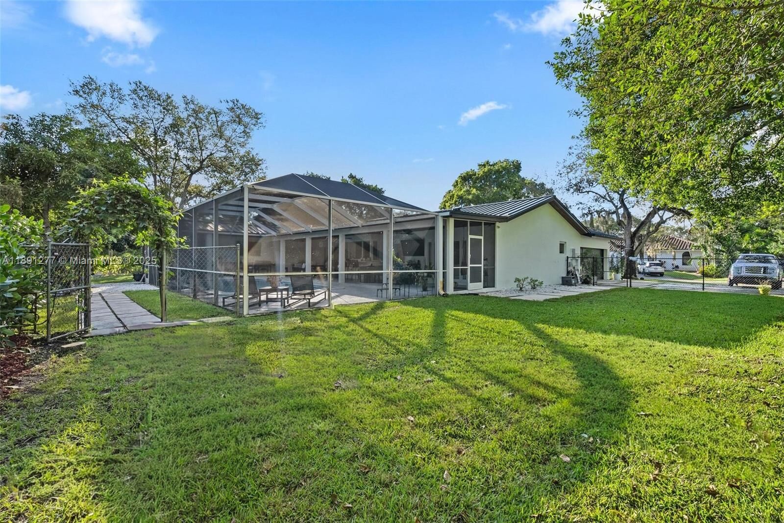 Property Photo: 7705 SW 171st Ter FL 33157