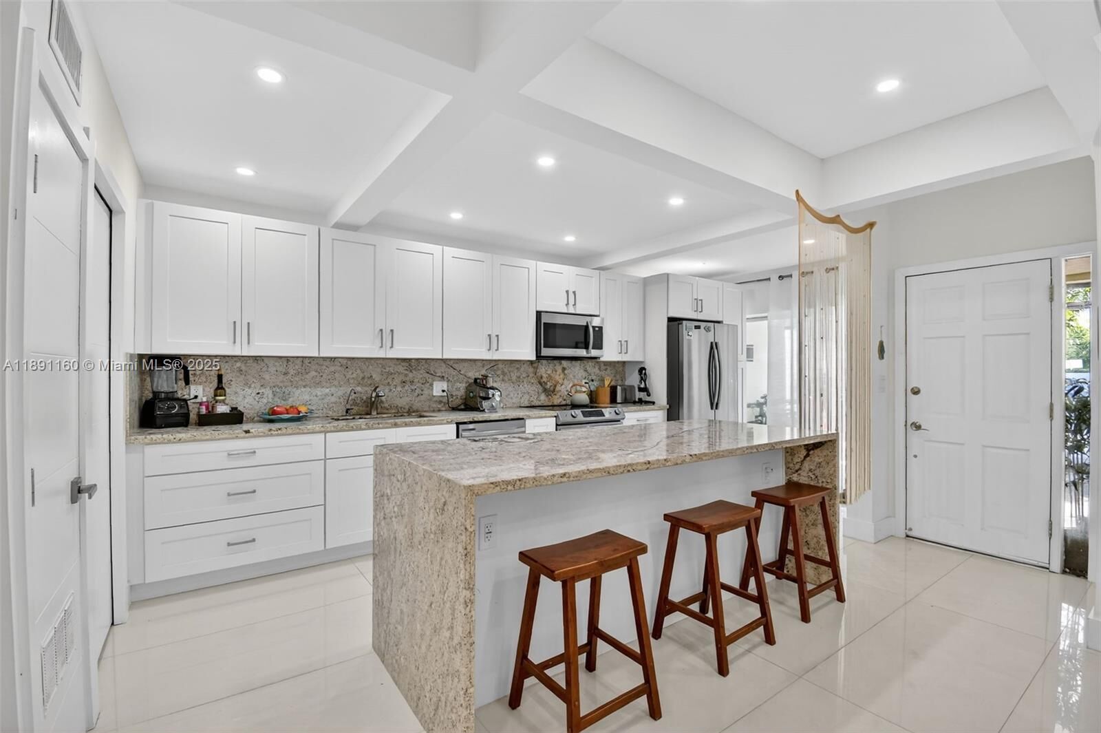 Property Photo: 19220 NE 25th Ave 274B FL 33180