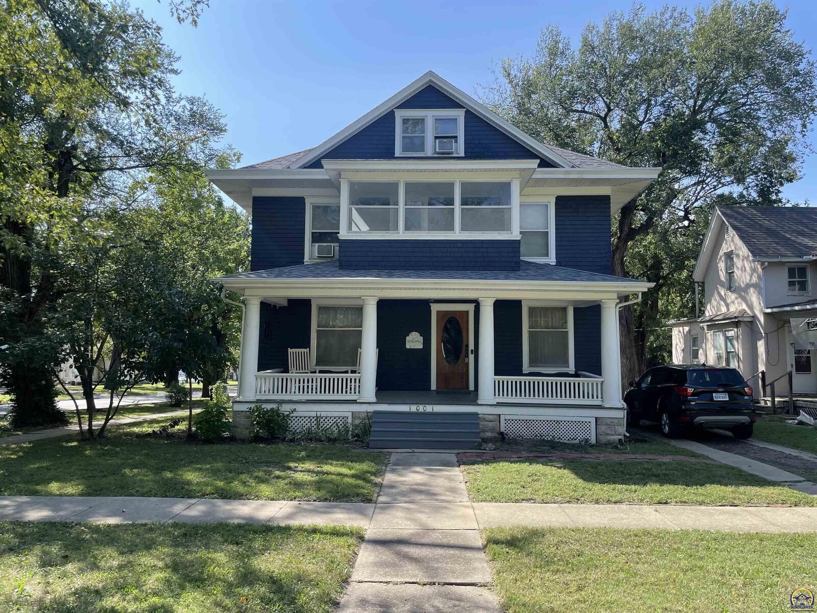 Property Photo:  1001 Market St  KS 66801 