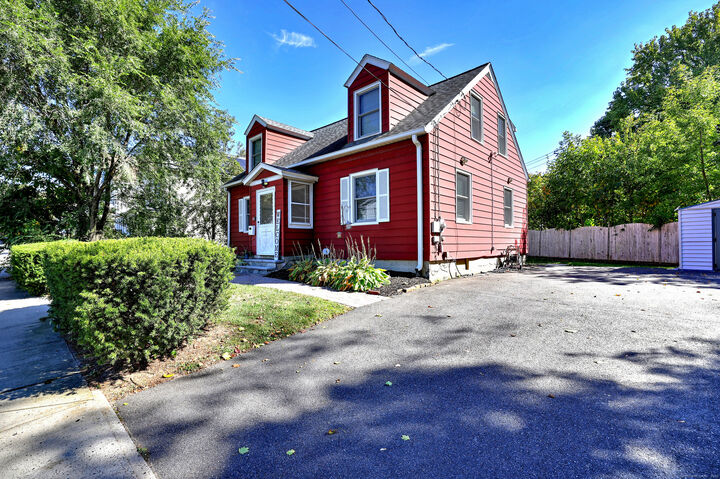 Property Photo:  32 Roberts Street  CT 06483 