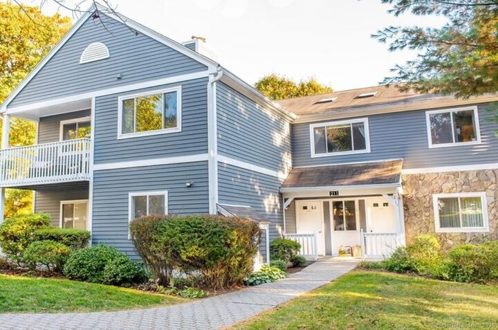 Property Photo: 211 Windgate Circle B CT 06468