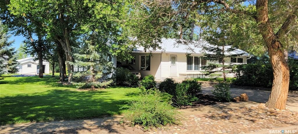 Property Photo: 33 Main Street SK S0H 3T0