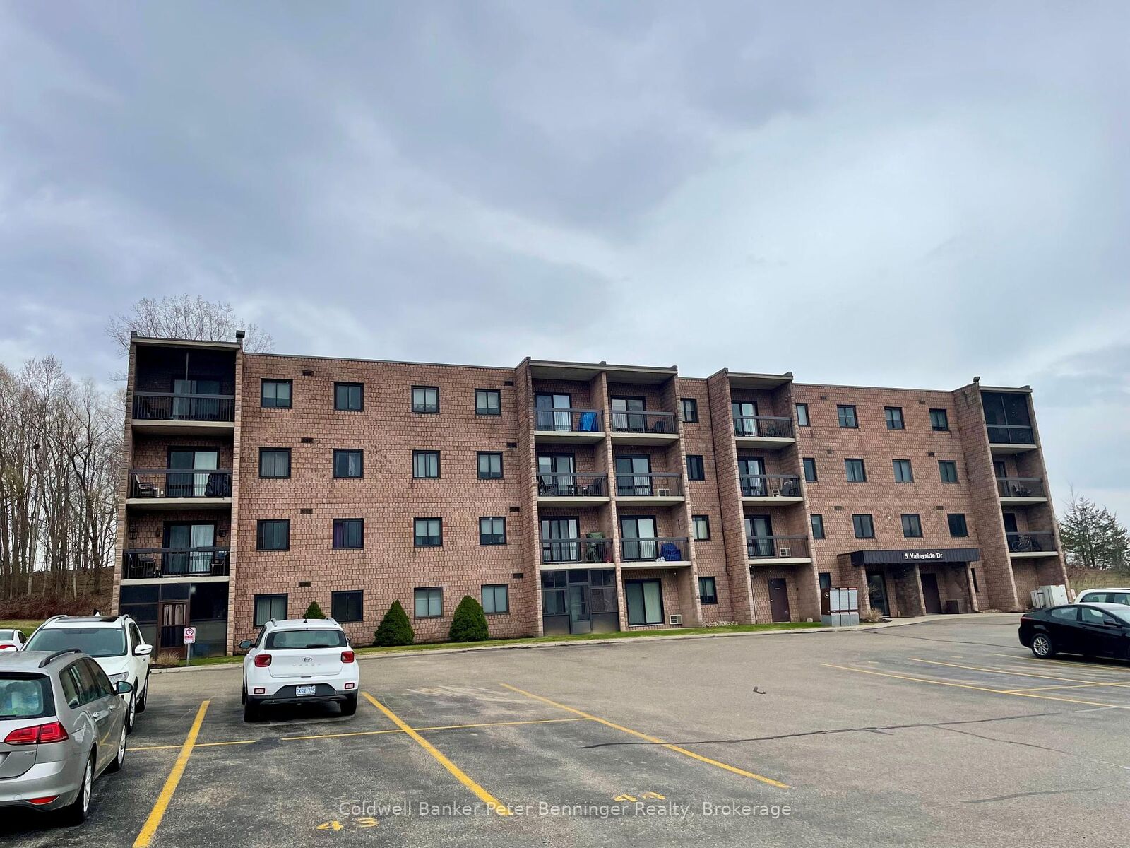 Property Photo: 5 Valleyside Drive 301 ON N0G 2V0