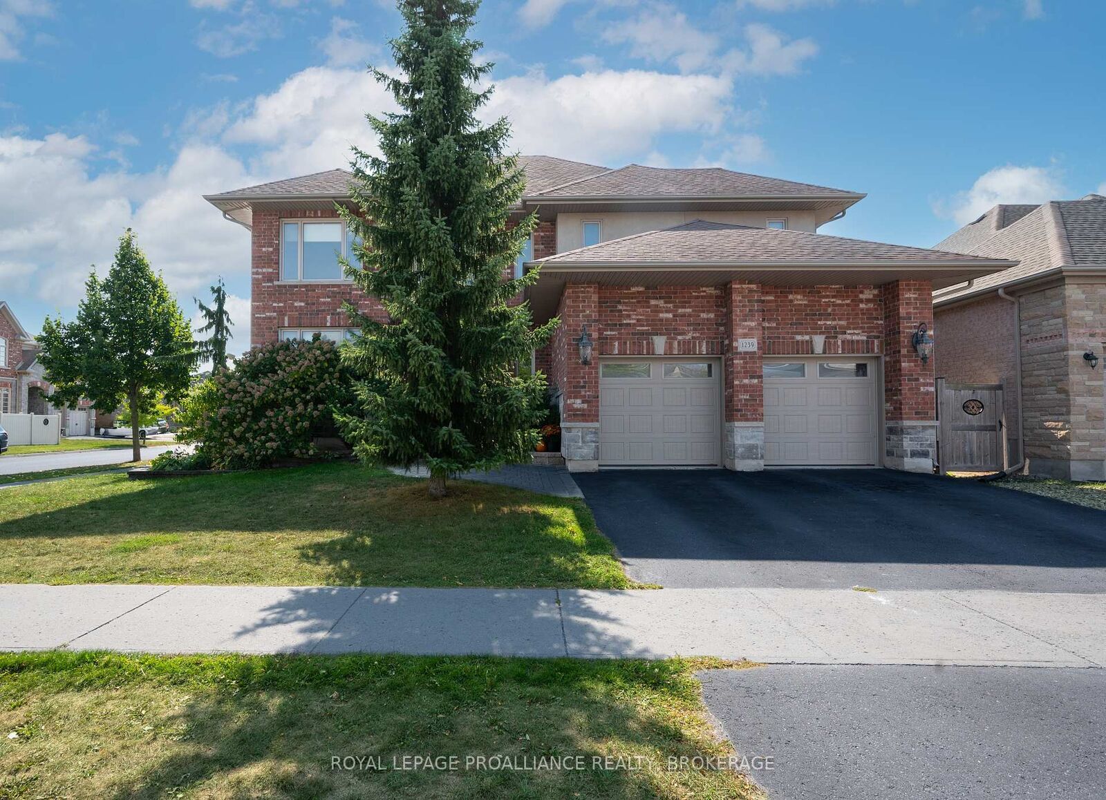 Property Photo: 1239 Atkinson Street ON K7P 0C9