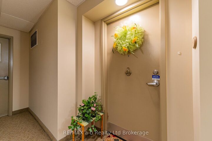 Property Photo: 80 Bridge Street E 101 ON N4G 1T2