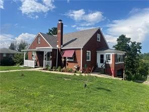 Property Photo: 33 Orchard Lane PA 15063