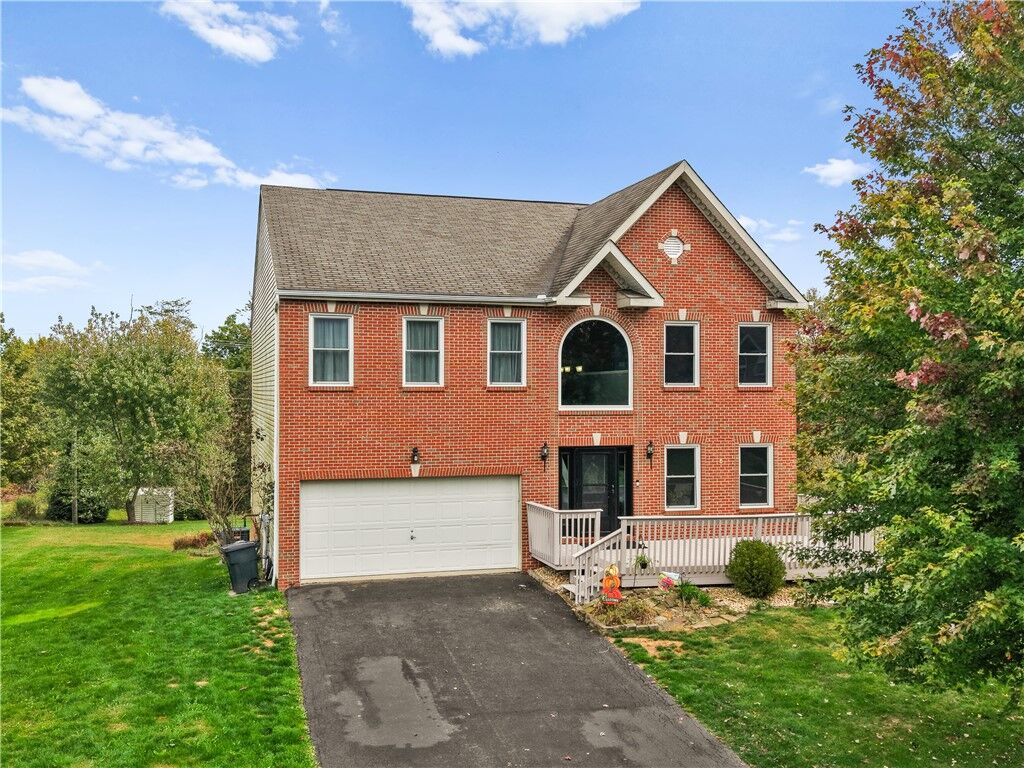 Property Photo: 106 Pasture Crossing Dr PA 16055