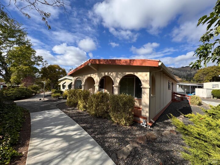 Property Photo: 48 Shadyleaf Court CA 95409