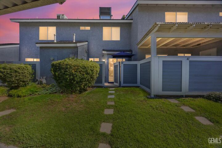 Property Photo: 2600 Brookside Drive 40 CA 93311