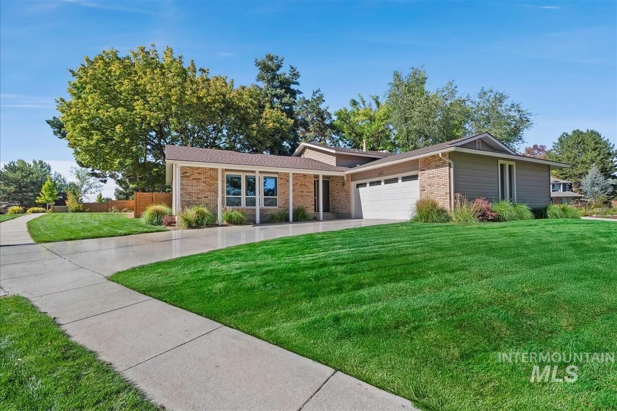 Property Photo:  455 N Pebble Beach Way  ID 83616 