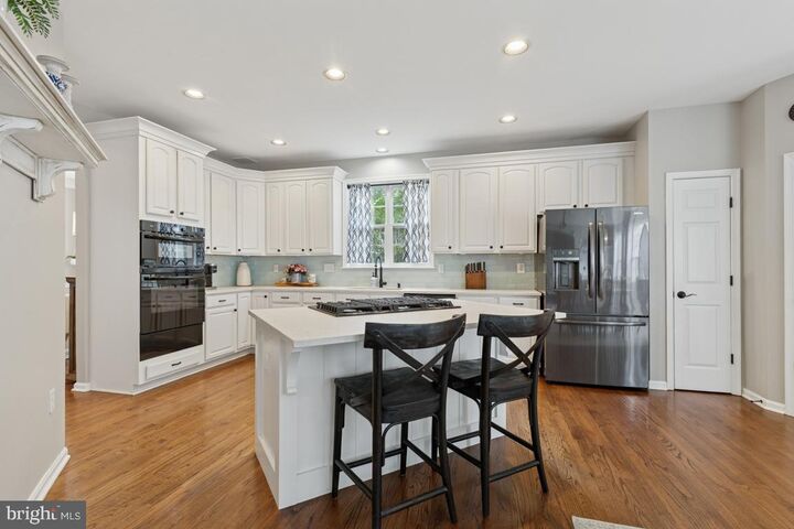 Property Photo: 20310 Bowfonds Street VA 20147
