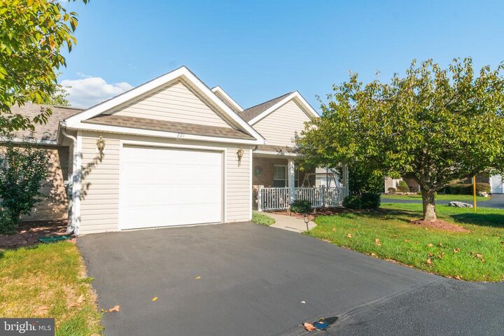 Property Photo: 221 Crestwood Lane VA 22602