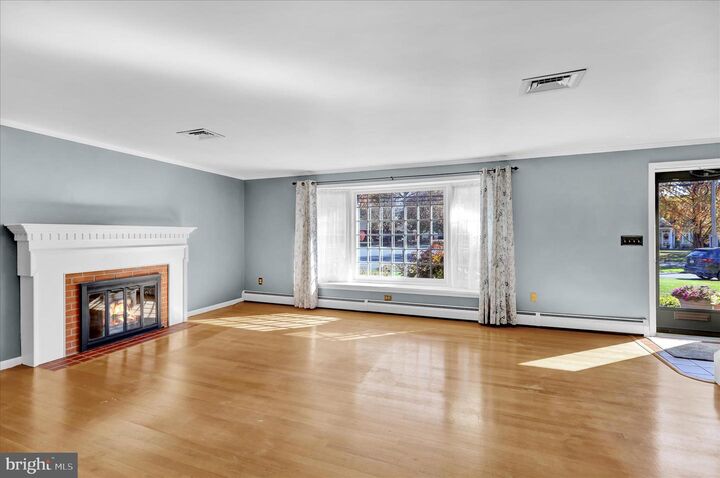 Property Photo:  1647 Oak Street  PA 17042 